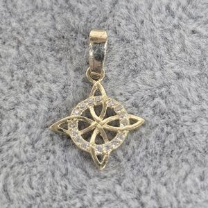 NUDO DE BRUJA ORO 10K MEX. Dije Pendant Witch Knot Charm Gold CZ